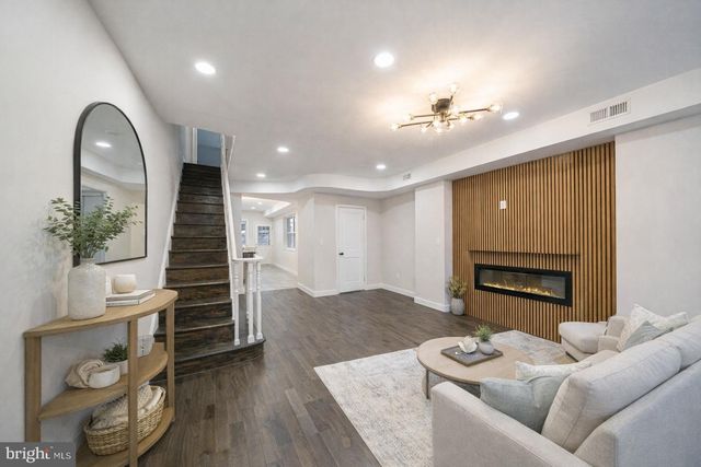 1226 S 6TH ST, Philadelphia, PA 19147