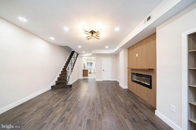 1226 S 6TH ST, Philadelphia, PA 19147