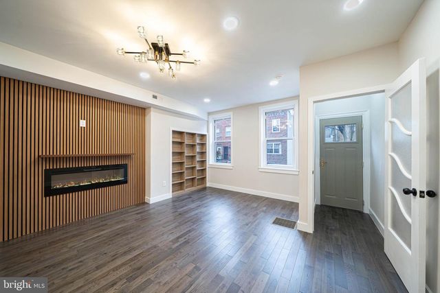 1226 S 6TH ST, Philadelphia, PA 19147