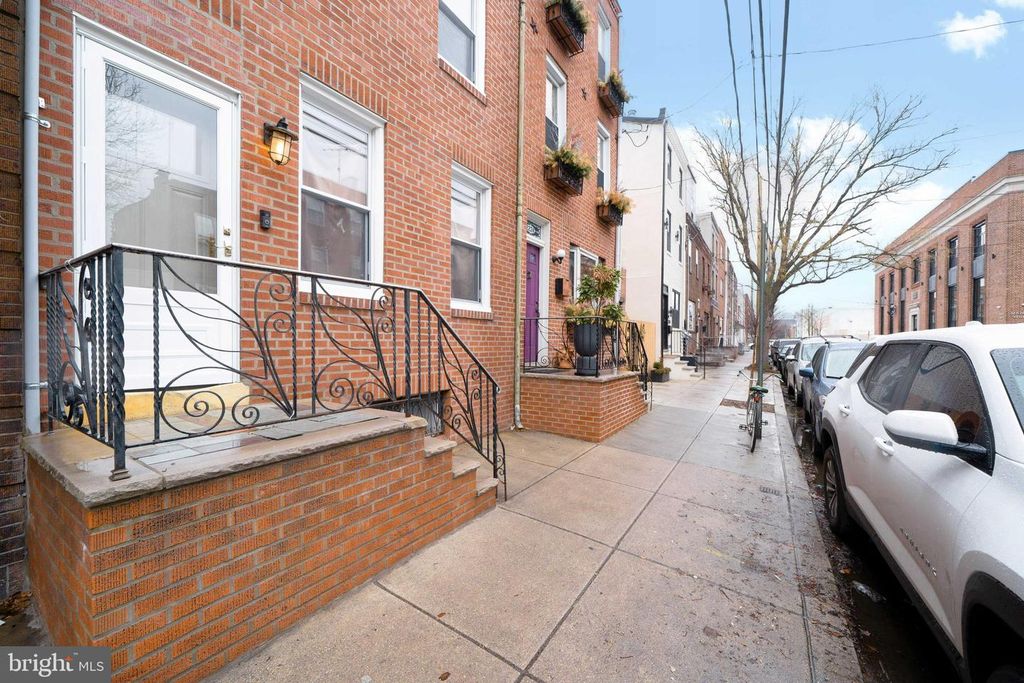 1226 S 6TH ST, Philadelphia, PA 19147