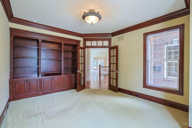7919 Mitchell Farm Lane, Montgomery, OH 45242
