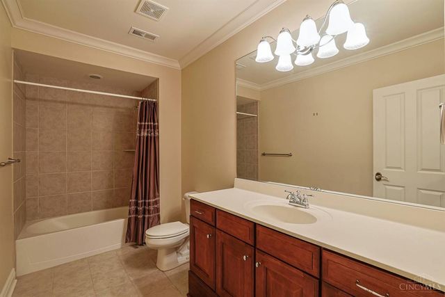 7919 Mitchell Farm Lane, Montgomery, OH 45242