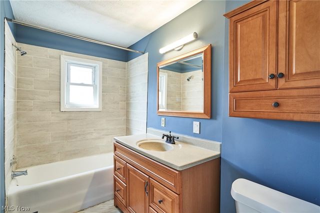 2154 12th Street SW, Akron, OH 44314
