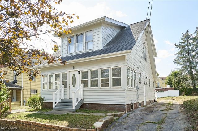 2154 12th Street SW, Akron, OH 44314