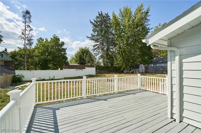 2154 12th Street SW, Akron, OH 44314