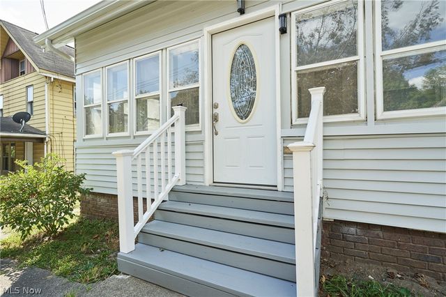 2154 12th Street SW, Akron, OH 44314