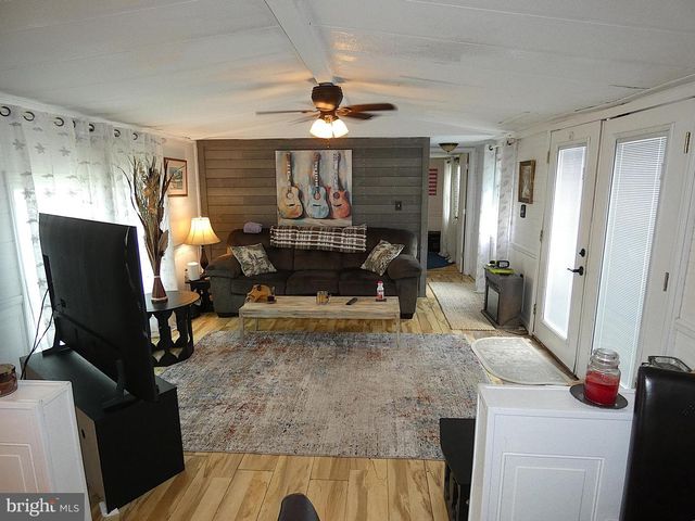 36 DALLAS DR, Grantville, PA 17028