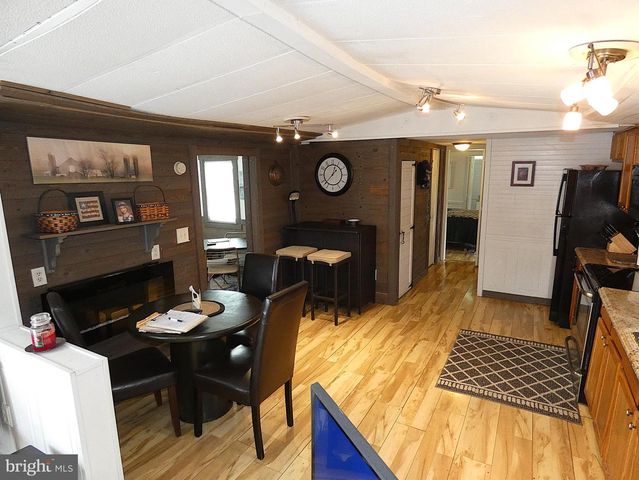 36 DALLAS DR, Grantville, PA 17028
