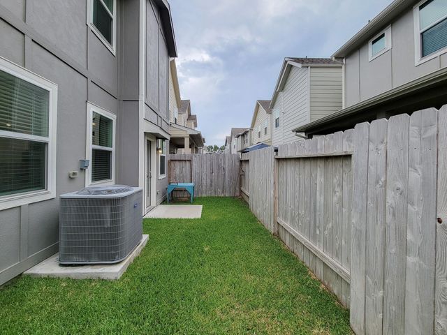 1510 Lakeline Oak Drive, Houston, TX 77084