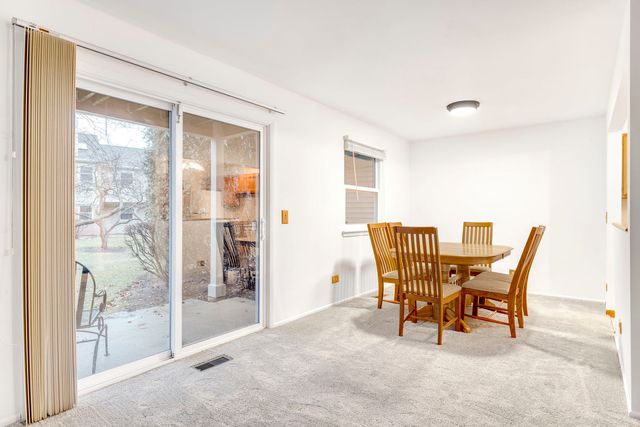 304 Glasgow Lane X1, Schaumburg, IL 60194