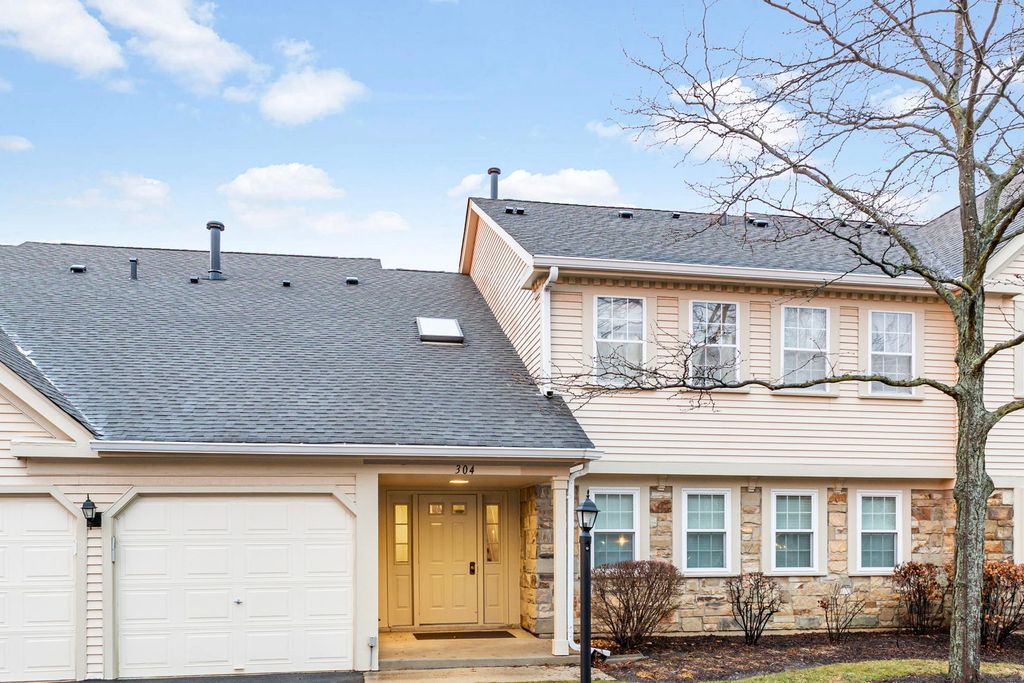 304 Glasgow Lane X1, Schaumburg, IL 60194