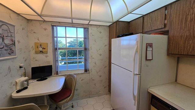 575 Oaks Lane 509, Pompano Beach, FL 33069