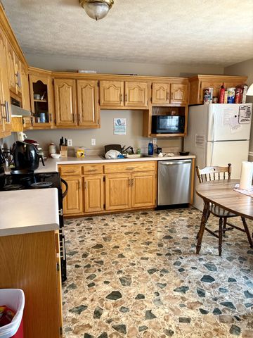 2004 Cody Dr, Lebanon, TN 37087