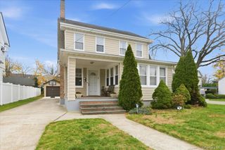 26 Carman Avenue, Cedarhurst, NY 11516