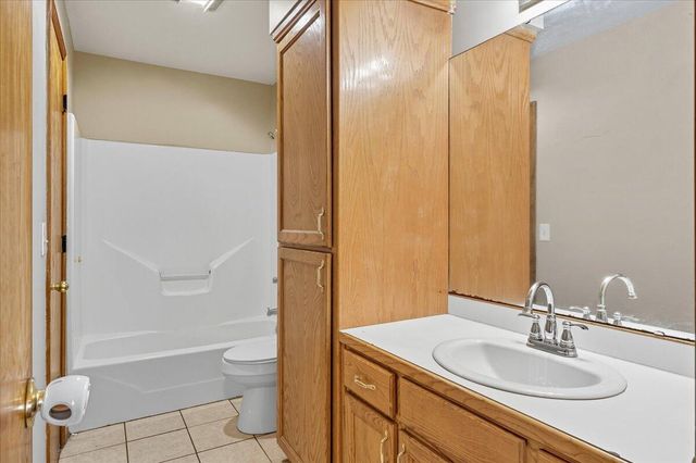 2916 W Chestnut Street, Springfield, MO 65803