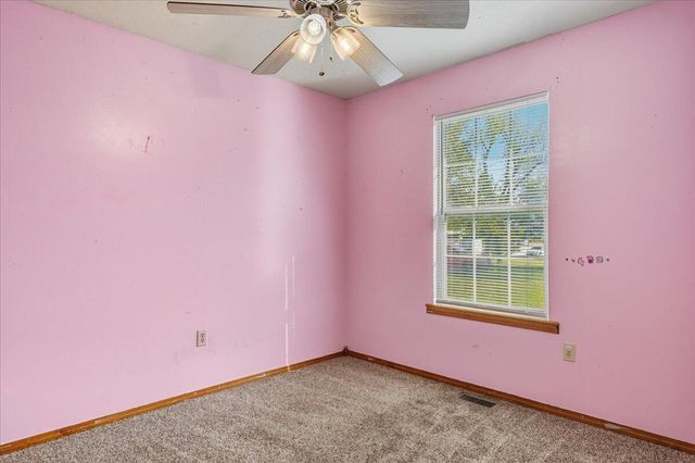 2916 W Chestnut Street, Springfield, MO 65803