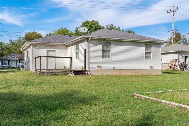 2916 W Chestnut Street, Springfield, MO 65803