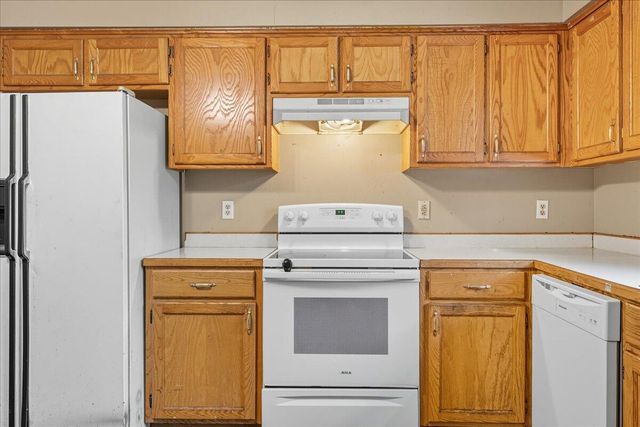 2916 W Chestnut Street, Springfield, MO 65803