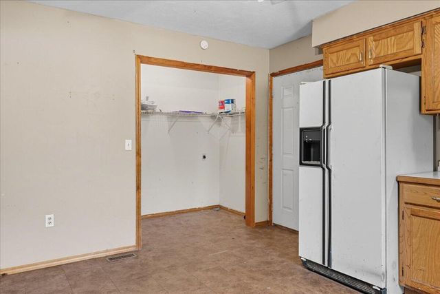 2916 W Chestnut Street, Springfield, MO 65803