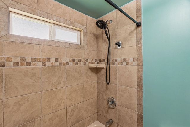 6808 N Stevens St, Spokane, WA 99208