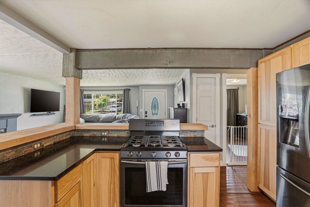 6808 N Stevens St, Spokane, WA 99208