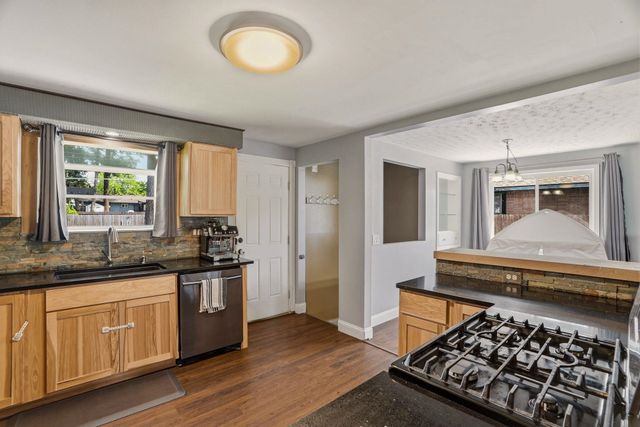 6808 N Stevens St, Spokane, WA 99208