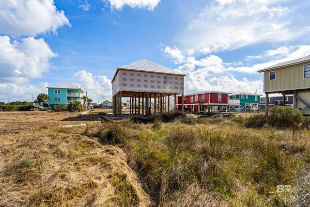 479 E Buchanan Court, Gulf Shores, AL 36542