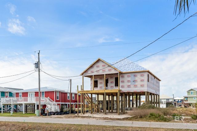 479 E Buchanan Court, Gulf Shores, AL 36542