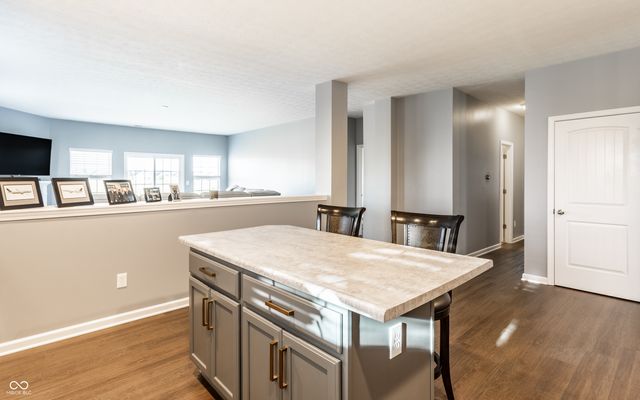 8122 Brookville Way, Avon, IN 46123