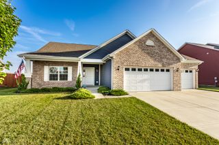 8122 Brookville Way, Avon, IN 46123