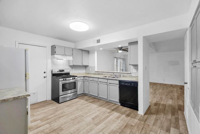 385 Bermuda Drive SE, Rio Rancho, NM 87124