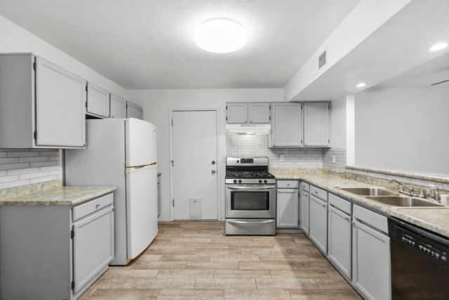 385 Bermuda Drive SE, Rio Rancho, NM 87124