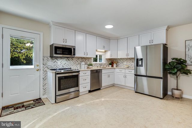 1341 CALVERT BEACH RD, Saint Leonard, MD 20685