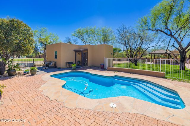 2202 N Conestoga Avenue, Tucson, AZ 85749