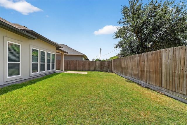 6541 Paddington Dr, Corpus Christi, TX 78414