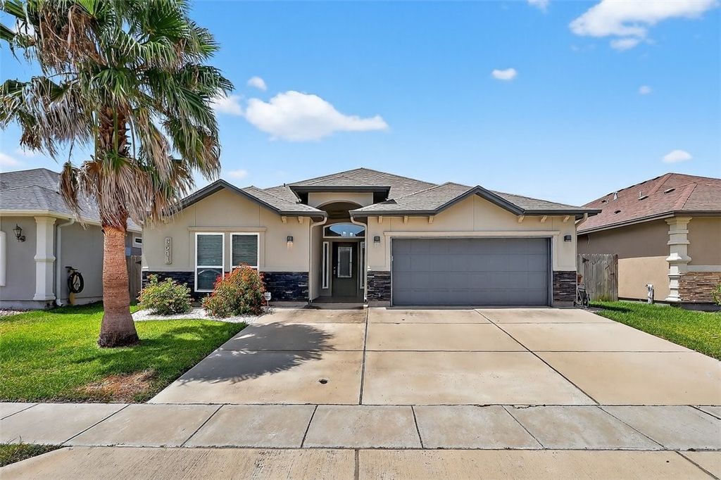 6541 Paddington Dr, Corpus Christi, TX 78414