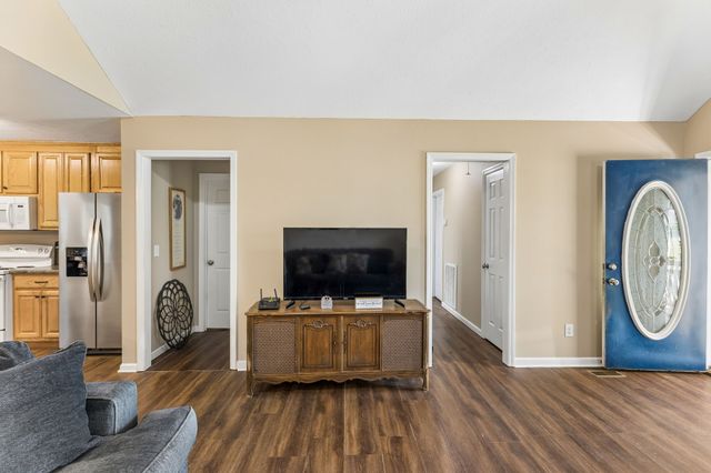 15 Aspen Hills Dr, Fayetteville, TN 37334
