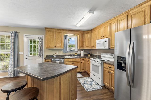 15 Aspen Hills Dr, Fayetteville, TN 37334