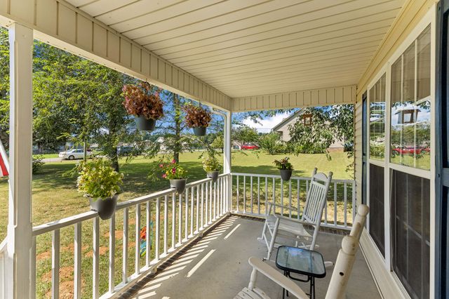 15 Aspen Hills Dr, Fayetteville, TN 37334