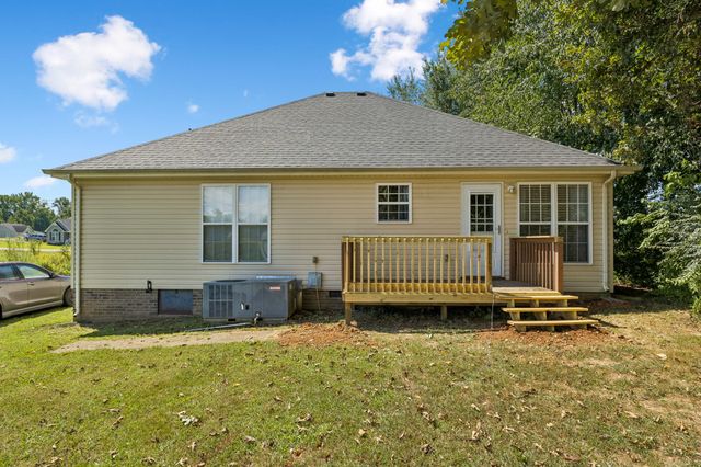 15 Aspen Hills Dr, Fayetteville, TN 37334