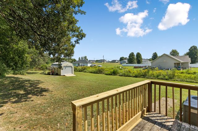 15 Aspen Hills Dr, Fayetteville, TN 37334