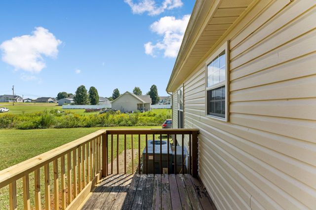15 Aspen Hills Dr, Fayetteville, TN 37334