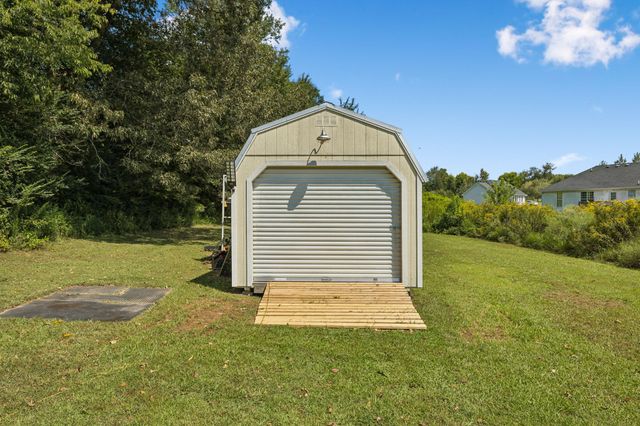 15 Aspen Hills Dr, Fayetteville, TN 37334