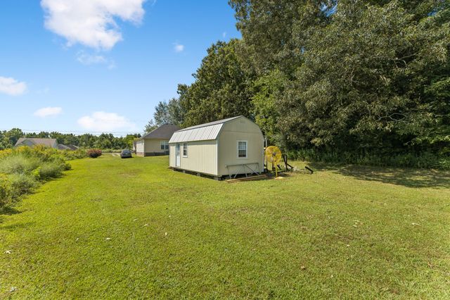 15 Aspen Hills Dr, Fayetteville, TN 37334