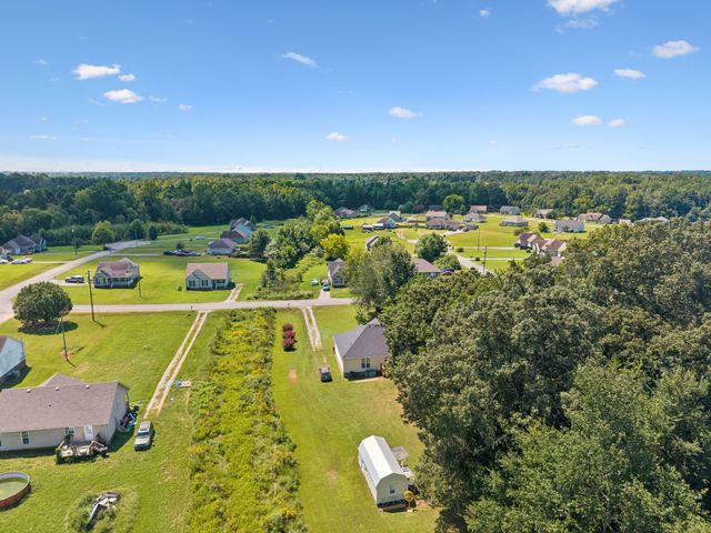 15 Aspen Hills Dr, Fayetteville, TN 37334