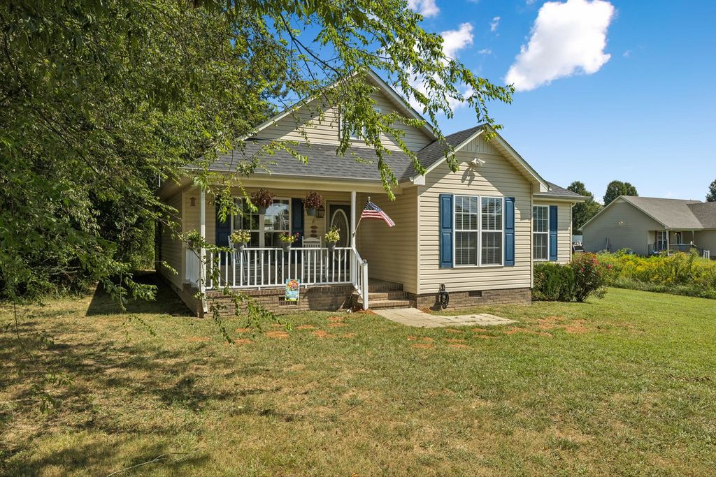 15 Aspen Hills Dr, Fayetteville, TN 37334