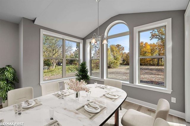 62042 Mound Road, Washington Twp, MI 48094