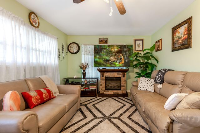 7111 Washington Avenue, Lake Worth, FL 33462