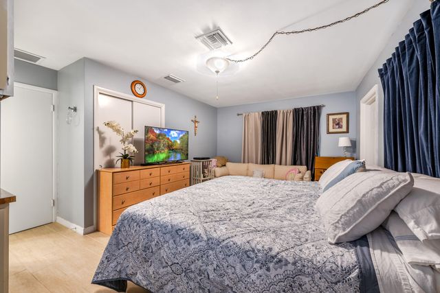 7111 Washington Avenue, Lake Worth, FL 33462