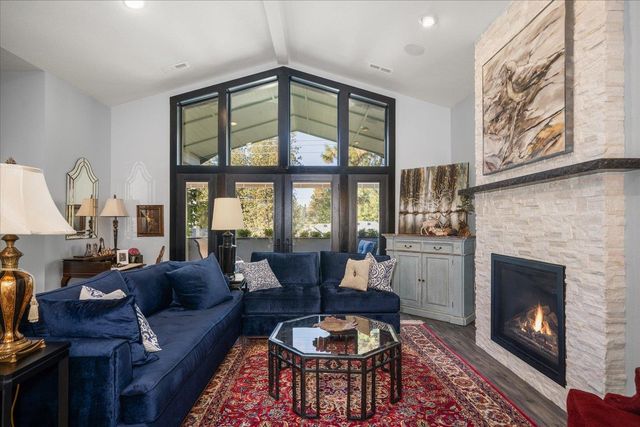 2107 E Peachtree Ct, Spokane, WA 99203